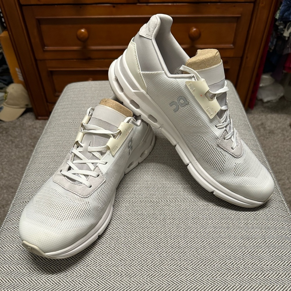 ON Running Cloudrift White | Frost Size 10.5